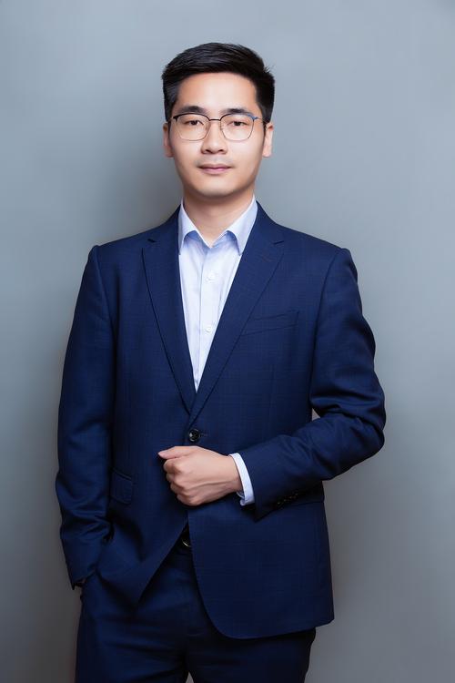 陈中兰灯光与音效负责人